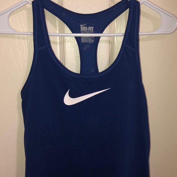 Nike workout tank top - Picture 2 of 2